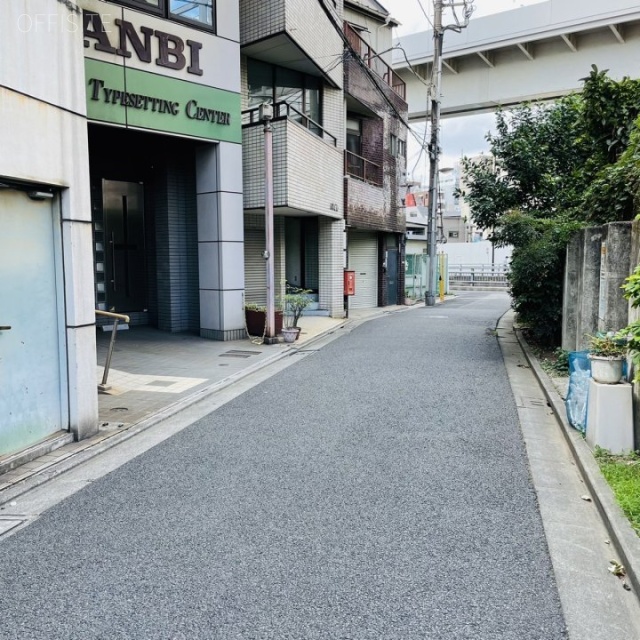 SANBIビル ビル前面道路