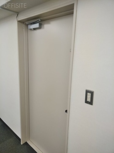 ウキガイビル 貸室入口