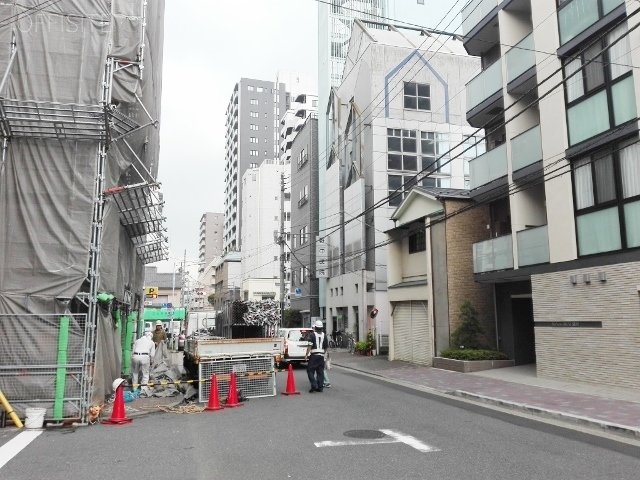 加藤ビル　ビル前面道路