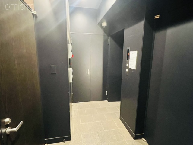 STビル　エントランス