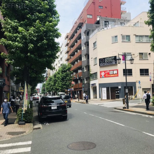 新宿SYビル ビル前面道路