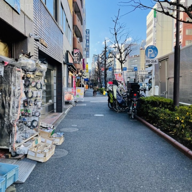 一光ビル ビル前面道路
