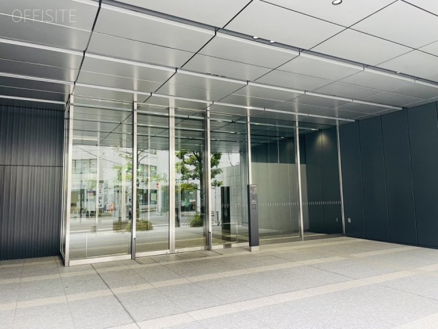 住友不動産水道橋西口ビル　オフィスビル出入口