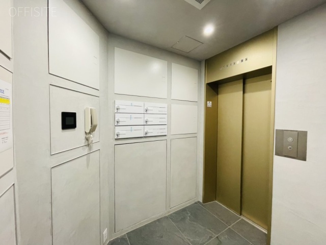 NOVEL WORK AKIHABARA　エントランス