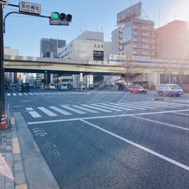 浜松町パークビル ビル前面道路