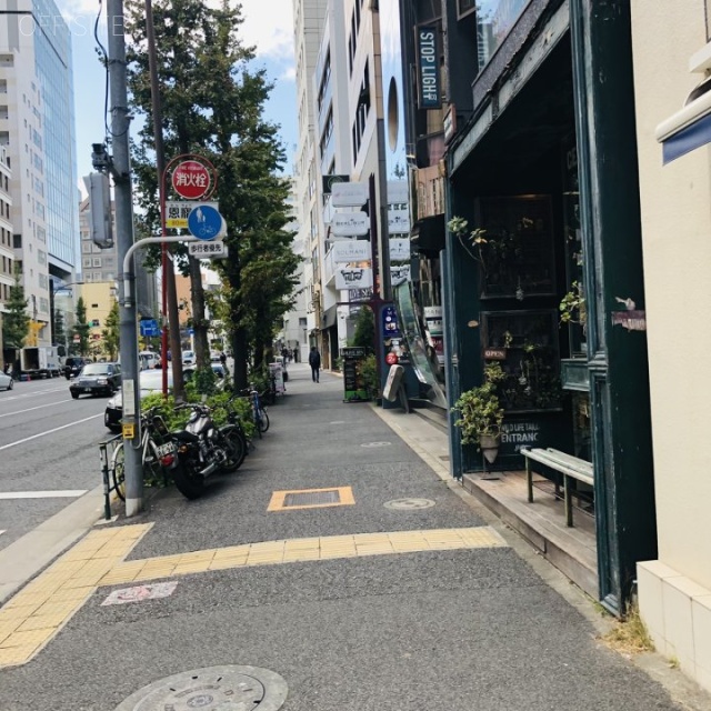 東横ビル ビル前面道路