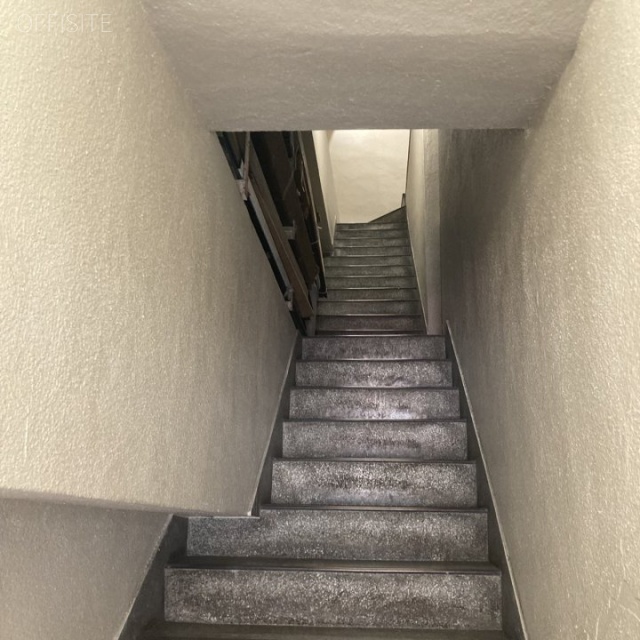 小林ビル エントランス