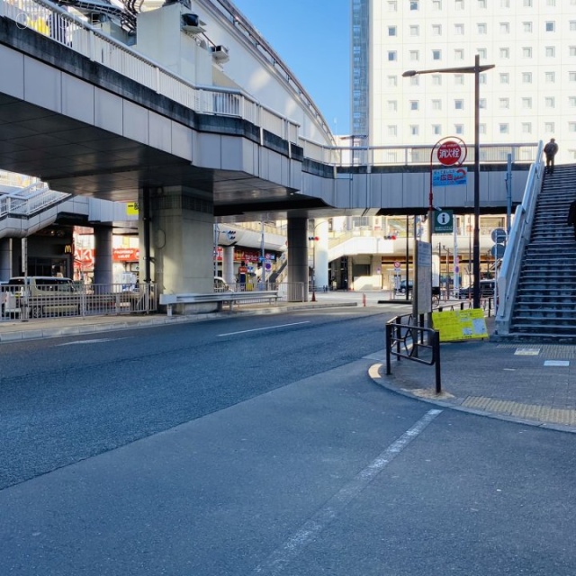 中晋ビル ビル前面道路