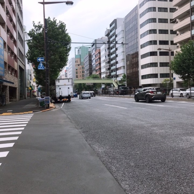 東神田プラザビル ビル前面道路
