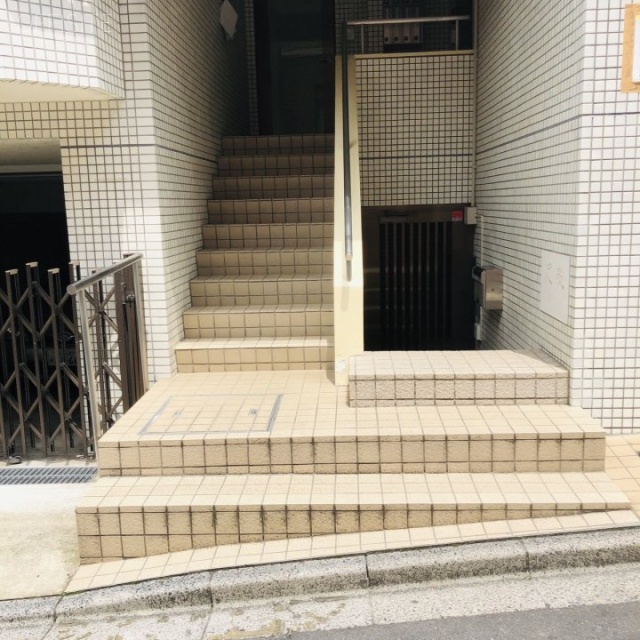 赤坂丹後町ビル エントランス