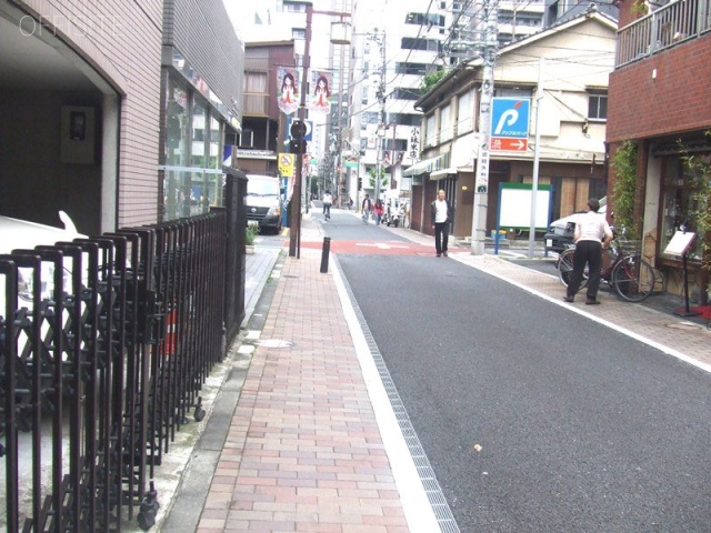 キタハイム芝ビル ビル前面道路