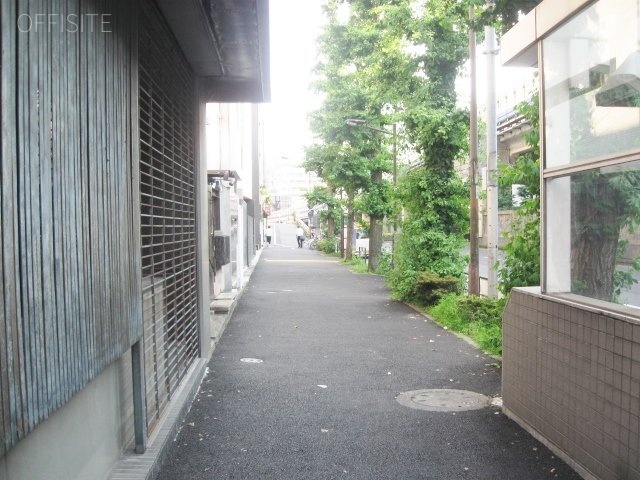 CMビル ビル前面道路
