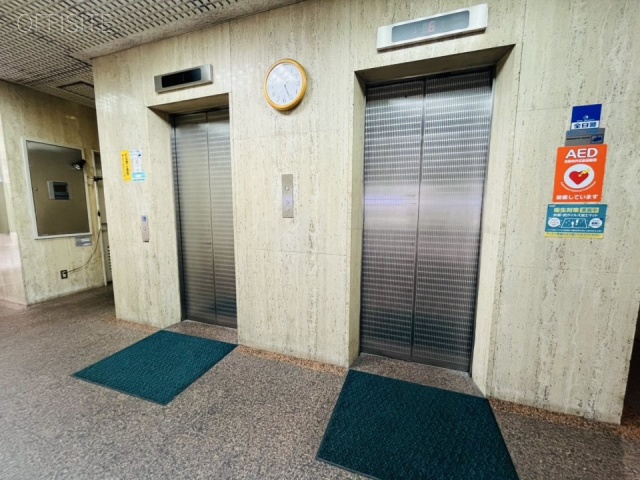 ニューイワサキビル　エレベーター