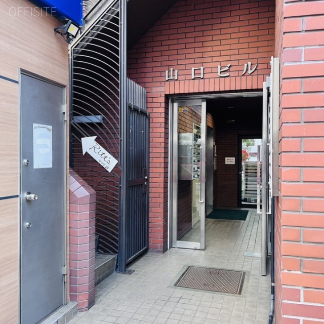 山口ビル(新館) エントランス