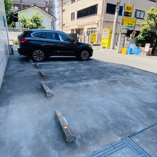 オアーキスタケビ 駐車場