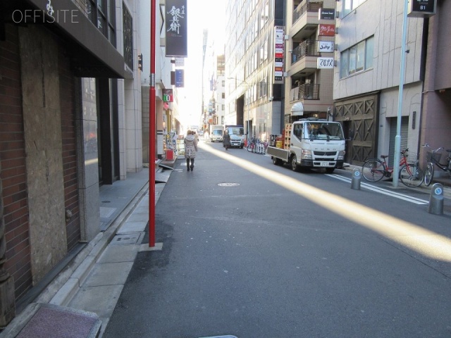 平山ビル ビル前面道路