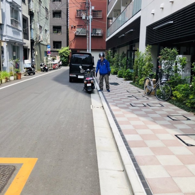 アトラス築地ビル ビル前面道路