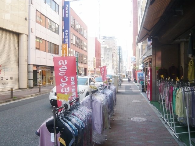 日東タオルビル ビル前面道路