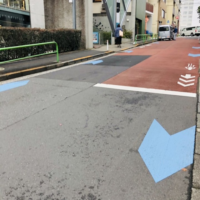 ディアテックビル ビル前面道路
