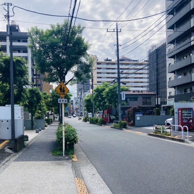 FORECAST品川 ビル前面道路