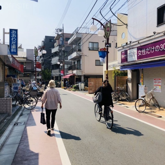 済生診療所 ビル前面道路