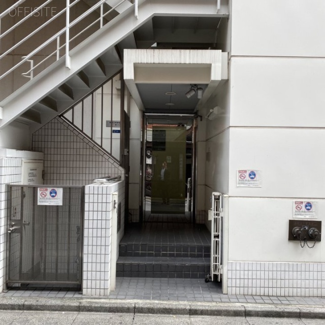 新宿土地建物第10ビル エントランス