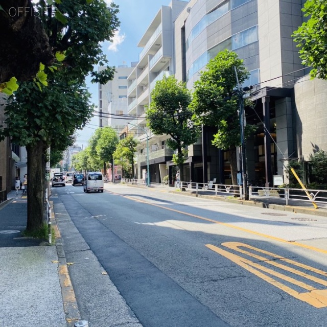 代官山エーデルハイム 前面道路(八幡通り)