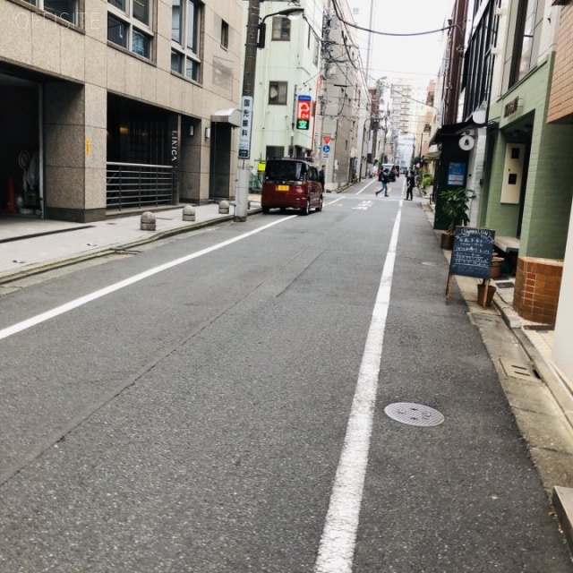 九段サウスビル ビル前面道路