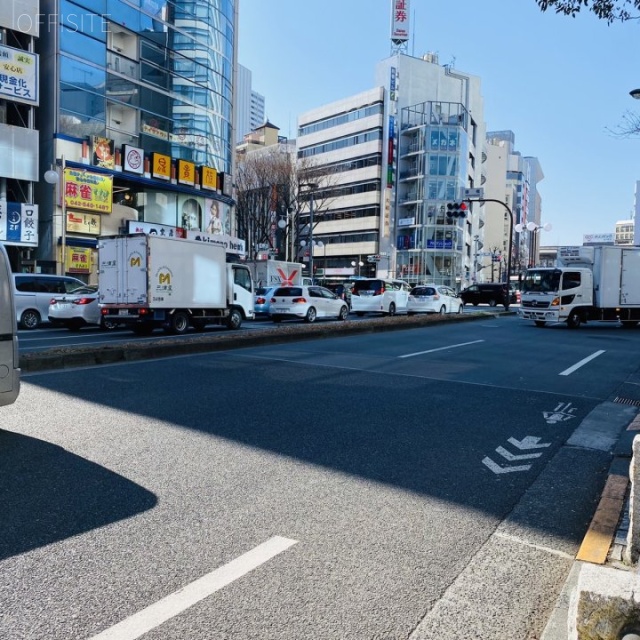 ふどうやビル ビル前面道路