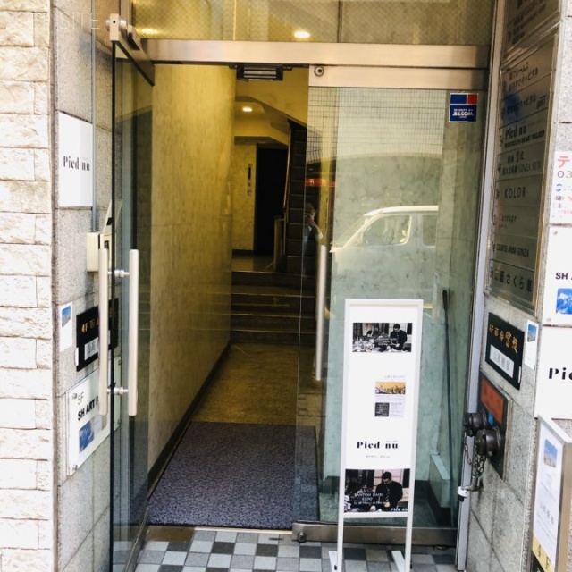 銀星ビル エントランス
