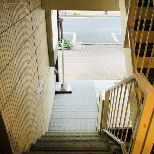 紅雀(べにすずめ)ビル　エントランス