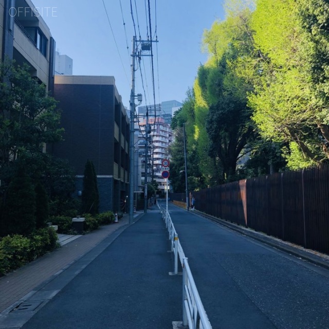 オフィスコート代々木 前面道路