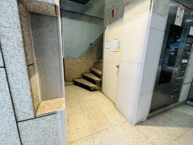 日本橋秋山ビル　エントランス