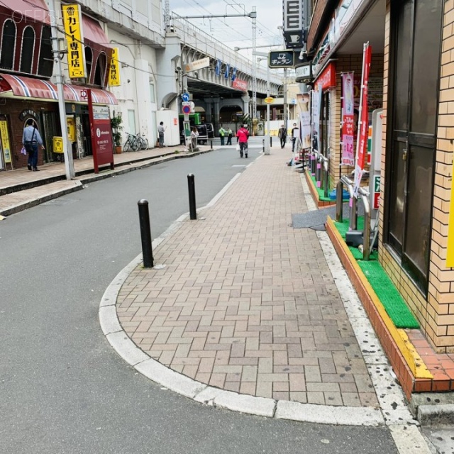 上野ソシアルビル ビル前面道路