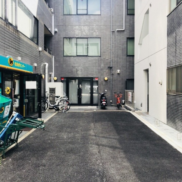 恵比寿イーストビル ビル前面道路