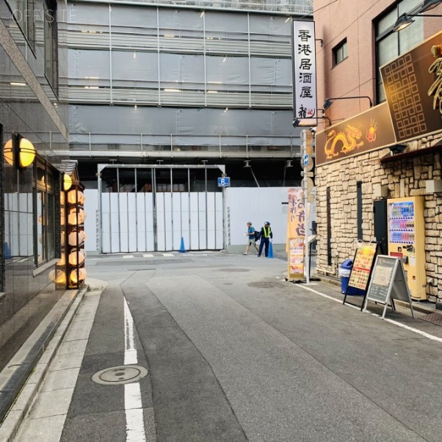 京橋・昌平ビル ビル前面道路