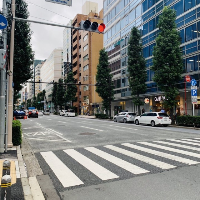 第8センタープラザ ビル前面道路