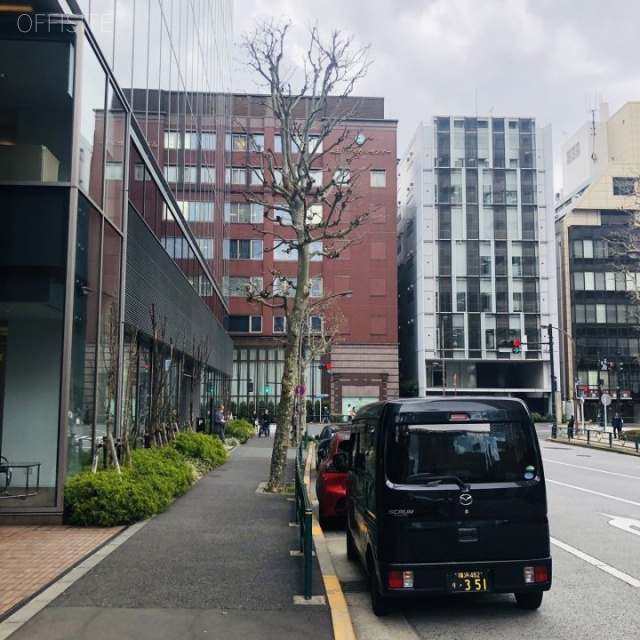 ラティス青山スクエア 前面道路