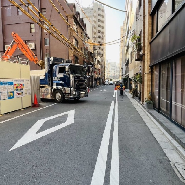 GINZA上野ビル 前面道路