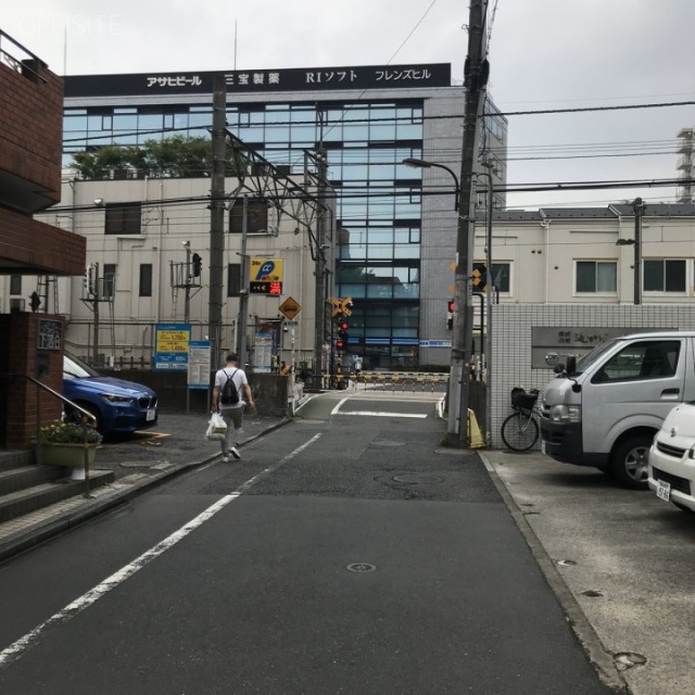 フジイビル ビル前面道路