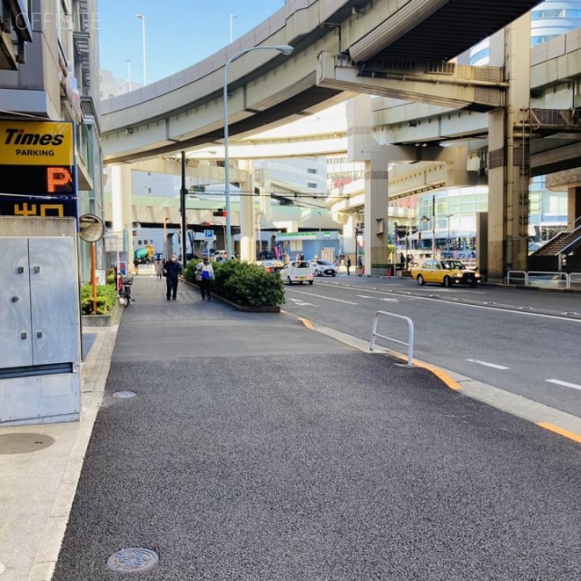 サンシャイン・サイド ビル前面道路