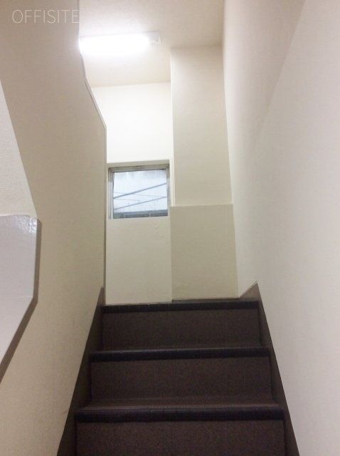 峯村ビル 階段