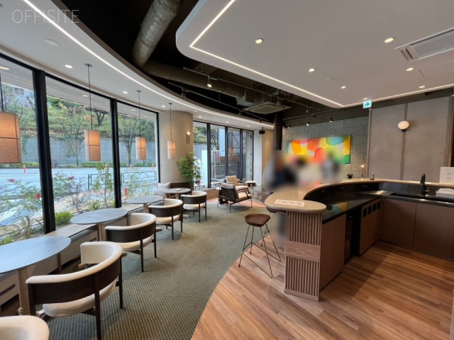 NOW/HERE新宿四谷　エントランス