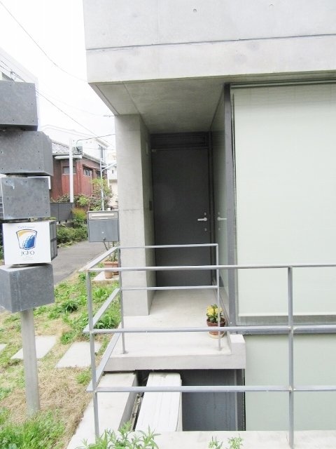 ワイズキューブビル エントランス