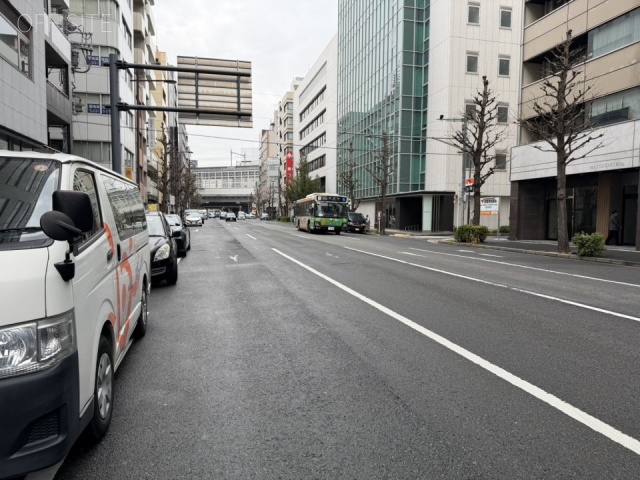 アセンド神田 前面に神田平成通り