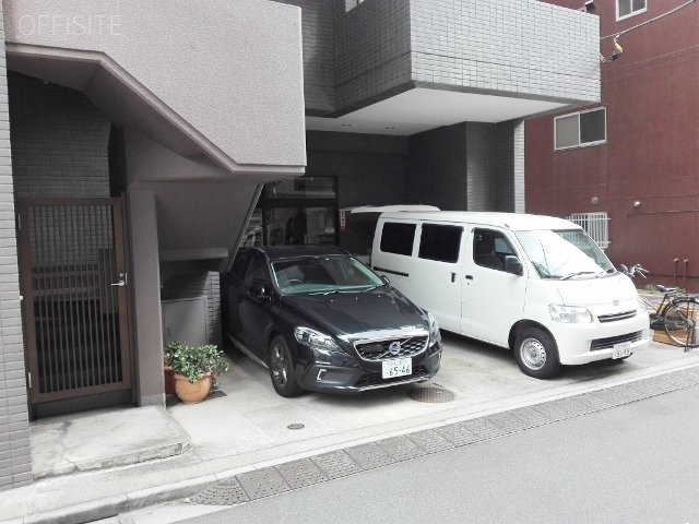 服部ビル 駐車場
