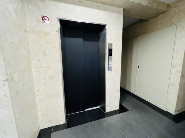 黒須ビル　エントランス