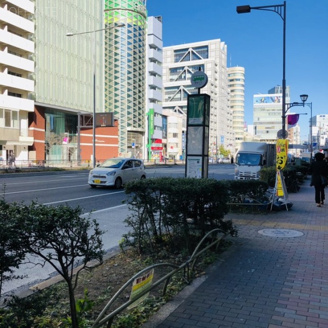 SANWA青山ビル ビル前面道路