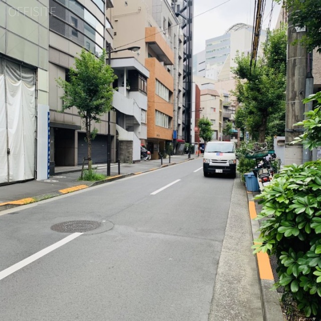 番町YMビル ビル前面道路