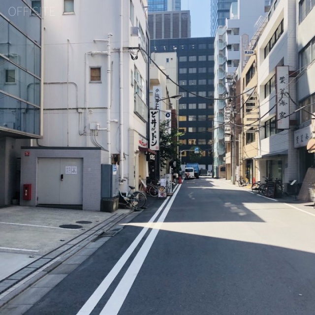 千代田東洋ビル ビル前面道路